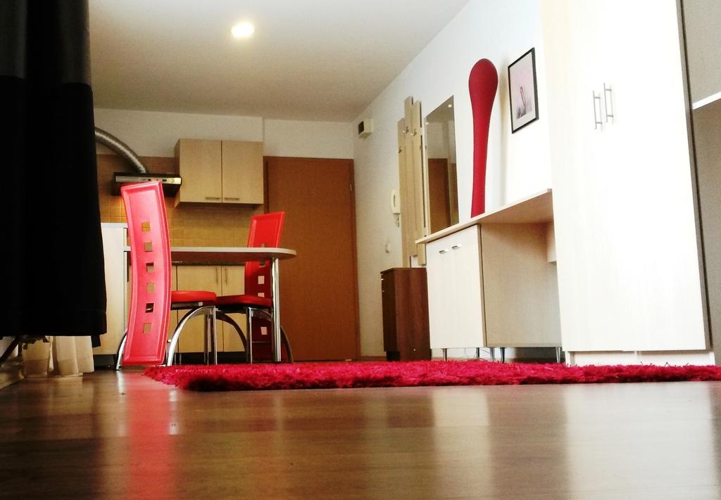 Lucas 10 Apartments Kluż-Napoka Pokój zdjęcie
