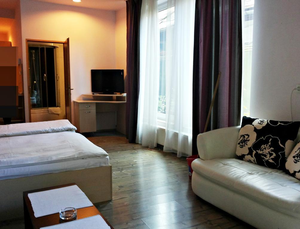 Lucas 10 Apartments Kluż-Napoka Pokój zdjęcie